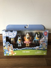 Bluey The Show 4 Figure Pack Dressed Up Smart Bingo Chilli Bandit Bluey Showtime