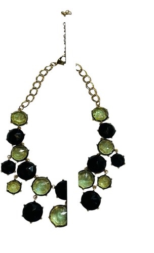 Collana Chico’s ispirazione vintage vecchia Hollywood glam verde luce e smeraldo chic - Foto 6 di 12