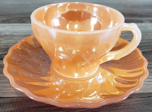 Vintage Anchor Hocking Fire King Pfirsich Glanz Glas Wirbel Demitasse Tasse & Untertasse Set