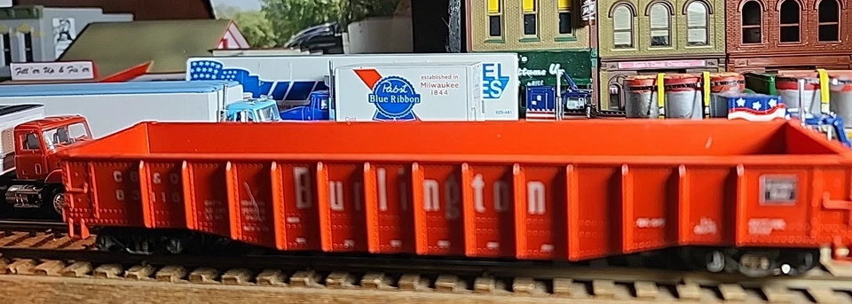 Athearn HO=1/87 Burlington Gondola BUILT 4 LAYOUT C B & Q R.R. RTR-#83116-RED-MW - Image 2 of 4