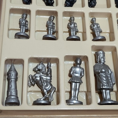 Juego de ajedrez real Szachy Królewskie piezas de metal caja de madera - Imagen 7 de 11