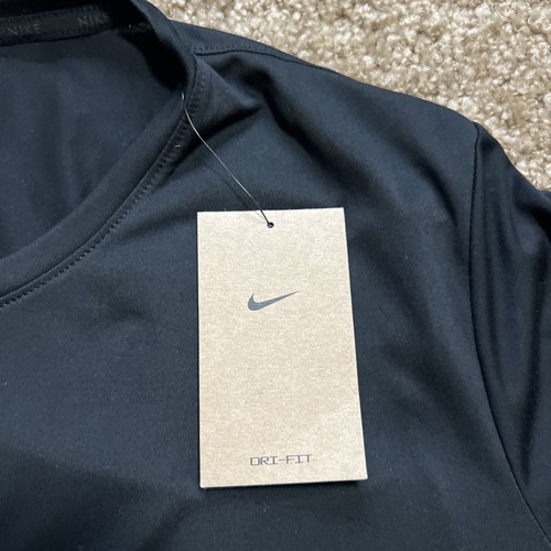 Nike T-Shirt Women’s Size XL Black Dri-Fit Workout Running Gym Cropped NEW - Picture 5 of 9