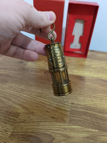 Miniatur Messing Bergmann Lampe 1,5 Zoll Platte liest Sir Humphrey Davy 1778-1829 - Bild 5 von 6