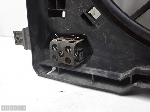 2005 RENAULT SCENIC MOTORKUHLUNG MOTORLUFTER DIESEL 8200151465 - Bild 3 von 6