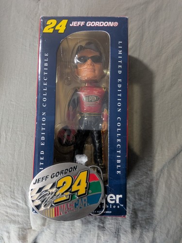2003 JEFF GORDON COLLECTIBLES "LEGENDS of the TRACK" BOBBLEHEAD & Gürtelschnalle  - Bild 1 von 9