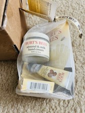 Burt s Bees Hand Care Kit New in Box