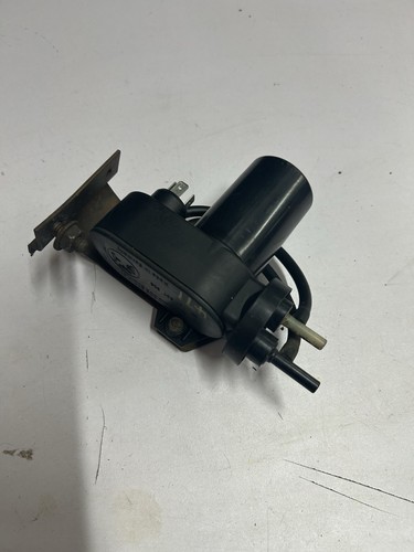 Pompa Aspirazione Volkswagen Transporter T4 Per Cruise Control 701907325A VW - Foto 2 di 20