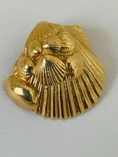 Beach Shell 14K solid yellow gold pendant or pin 10.5 grams 24 mm marine ocean