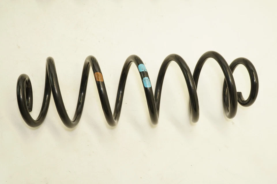 🔅2019-2022 TOYOTA PRIUS OEM. PAR DE MUELLES HELICOIDALES DE SUSPENSIÓN TRASERA DERECHA E IZQUIERDA Foto 2 de 4