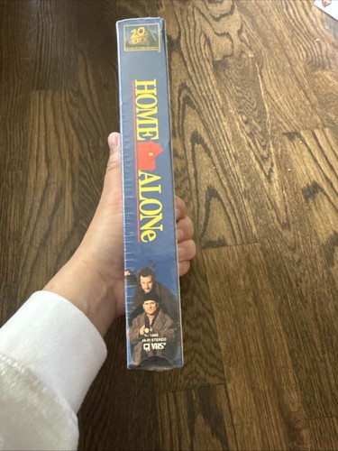 Home Alone VHS Tape 1990 Macaulay Culkin Sealed New - Picture 6 of 7