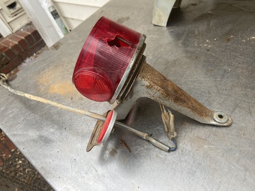 75 Yamaha RD125 Tail light and Tag Bracket - Imagen 3 de 6