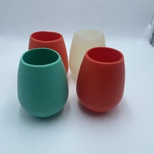 HD Design outdoors Portable Silicone Travel wine Glasses set of four Color.