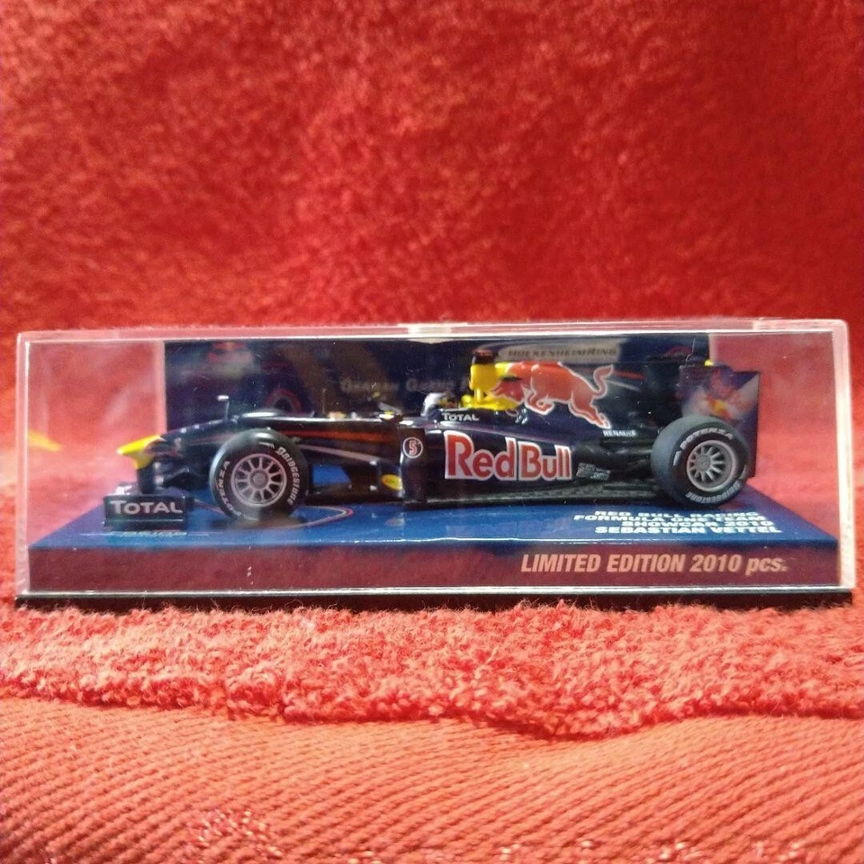 MINICHAMPS 1/43 Red Bull RB5 Showcar 2010 Sebastian Vettel Limited 2010 pezzi - Immagine 4 di 4