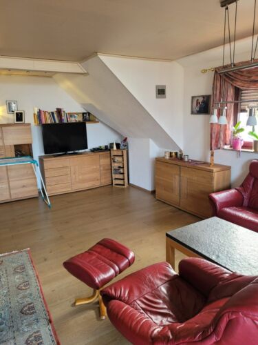 Zweifamilienhaus mit Garten und Balkon in guter Lage - Bild 6 von 24