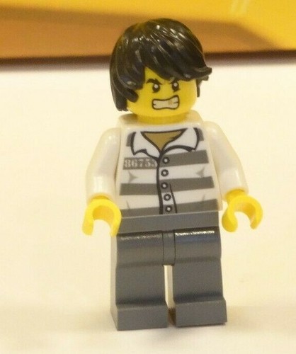 LEGO Jail Prisoner 86753 minifigure w/ stings on face (cty0833) set 60175, new. - Picture 2 of 5