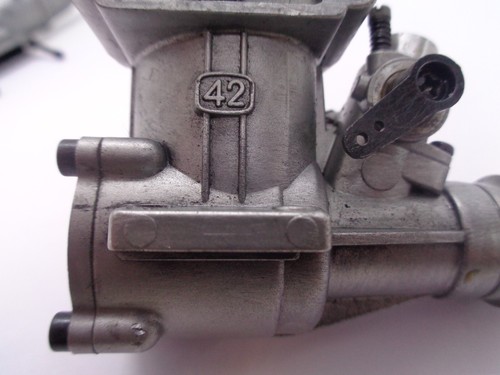 THUNDER TIGER GP42 2 STROKE AREO ENGINE & SILENCER GOOD COMPRESSION & BEARINGS - Picture 7 of 9