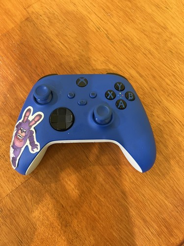 Set It 3 Microsoft Xbox Controllers.2 Wireless Red, Sport Blue, &a Da Blue Wired - Picture 8 of 15