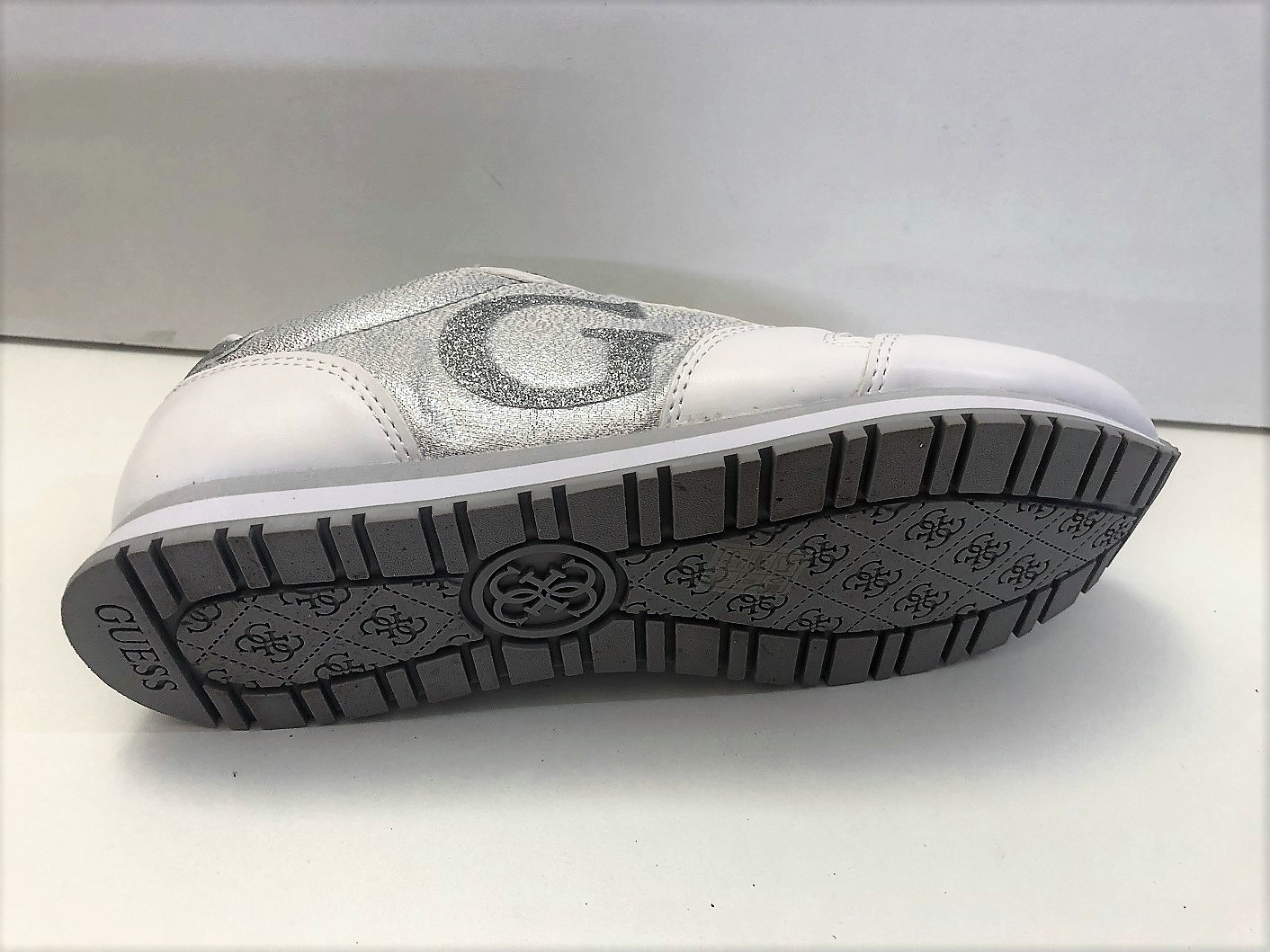 Sportschuhe GUESS FLJHN1 FAM12 Weiß neu neu Weiß 71c8af Sportschuhe GUESS FLJHN1 FAM12 Weiß neu neu Weiß 71c8af