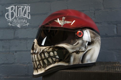 Custom lackierter / Airbrush Motorradhelm im Regimentsdesign Banditenstil - Bild 1 von 12