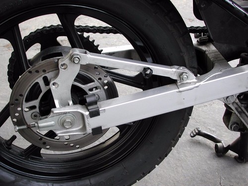 1988 - 2007 Kawasaki Ninja EX250R REAR BRAKE CALIPER HOLDER 2000 2005 EX 250 F - Picture 3 of 5