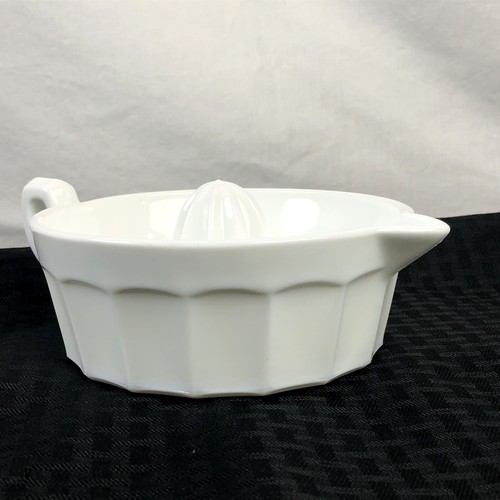 Mosser Glass Milk Glass Juice Juicer Reamer White - Picture 5 of 6