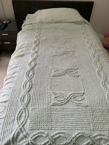 Vintage Retro Pale Green Chenille Fitted Bedspread Rug Blanket Single Bed - Picture 6 of 15