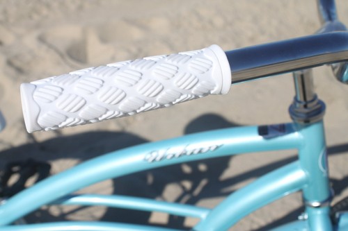 Urban Girl Single Speed Beach Cruiser Bicycle, 20-Inch, Baby Blue - Picture 7 of 9