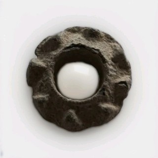 Belle ROUELLE tronçonique / fusaïole en plomb dites “à 8 cabochons” Gauloise TTB