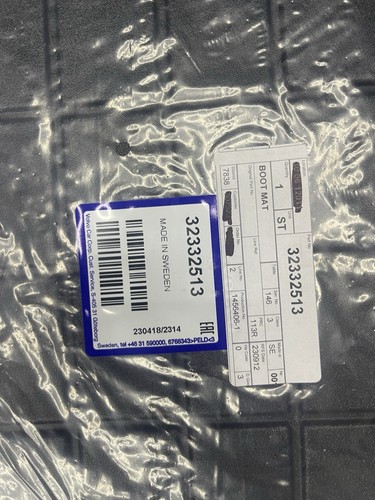 Volvo Genuine Boot Mat XC40 Current Model Charcoal Plastic Part Num- 32332513 - Picture 2 of 2