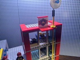 LEGO #60004 City - Fire Station (2013) 98% Complete No manual or box, READ