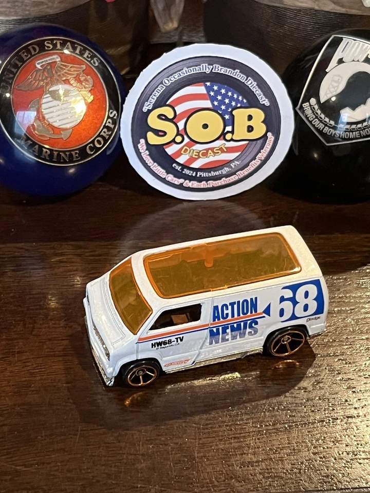 Hot Wheels 1977 Dodge Custom 68 News Van 1:64 White Diecast USED NM Condition - Image 2 of 4