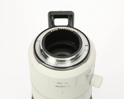 Canon RF 70-200mm f/2.8 L IS USM Z Hybrid Telephoto Zoom Lens (White) Full-Frame - Picture 8 of 9