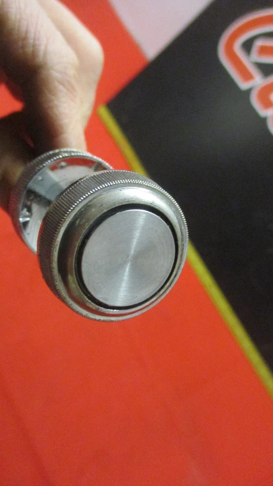 Oldsmobile Cutlass 442 Supreme 1966 1967 interruptor bisel tuerca Foto 2 de 4