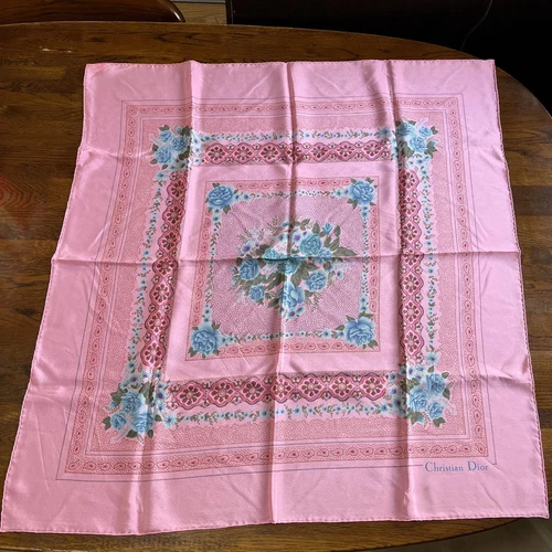 Foulard Christian Dior 76 cm 29" carré soie fleur rose