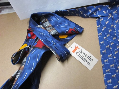 The Fast Choo Choo Train Save The Children Bijoux Terner Ties 2 Count - Picture 3 of 5