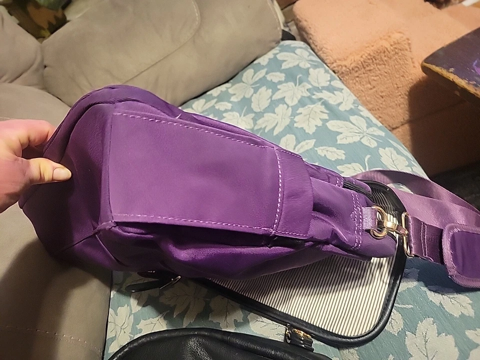 Bolsa de mensajero para computadora púrpura Foto 4 de 4