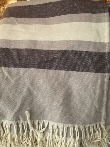 Manta Texteis Penedo de gran tamaño hecha en Portugal 54” X64” mezcla de algodón - Imagen 4 de 6