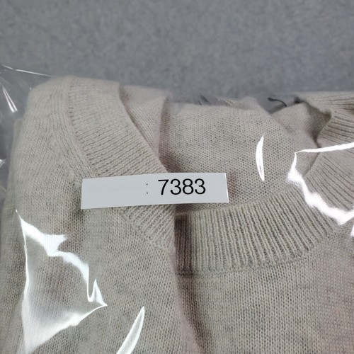 Vince Merino Wool Sweater Men’s Medium Heathered Light Gray Lightweight Pullover - Picture 15 of 15