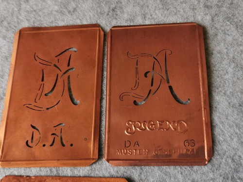 6 alte Monopol Kupferschablonen Aussteuer Wäscheschablone OVP Monogramm D A - Bild 3 von 5