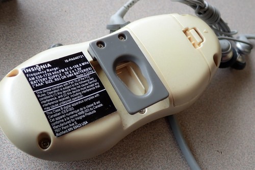 INSIGNIA IS-PA040721 Portable AM/FM Stereo Armband Headphones TESTED AND WORK - Picture 7 of 13