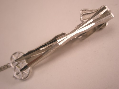 Old School Downhill Ski Poles Vintage SWANK Tie Bar Clip - Picture 2 of 5