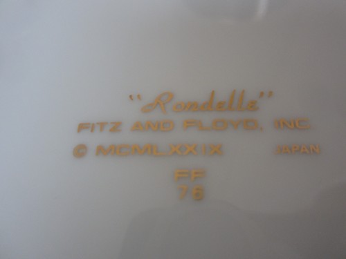 2 Fitz and Floyd Rondelle schwarz und gold Kaffeetassen & 1 Salatteller 7,5" unbenutzt - Bild 5 von 16