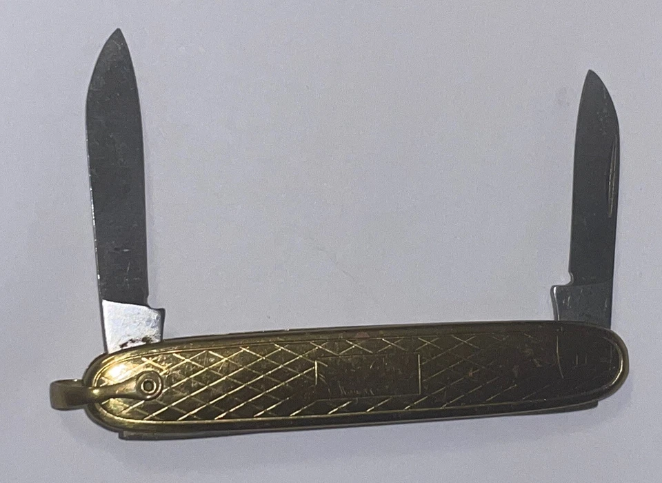 VENTA Navaja de Bolsillo Antigua Colonial Prov RI EE. UU. Pluma Dorada Plegable 2 Hojas 🌺🌺 Foto 3 de 4