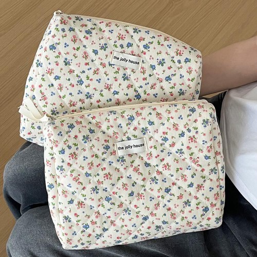 Vintage Floral Cotton Makeup Bag – Quilted Travel Organizer & Cosmetic Tote - Picture 16 of 27