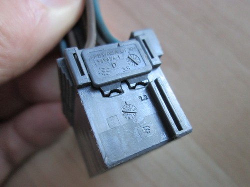 Freightliner Cascadia 967634-1 18-pin Gray Connector for ABS Module #M261LK - Picture 4 of 8