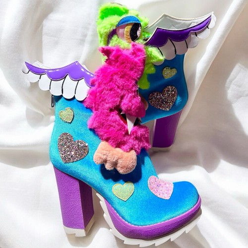 Size 9……IRREGULAR CHOICE …….”One Eyed Wonder” Velvet Plush Boots. New w/Box - Picture 7 of 12