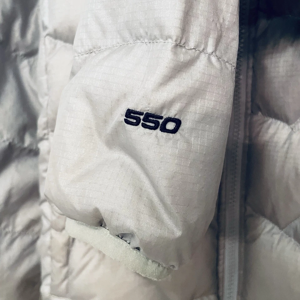 Abrigo acolchado The North Face 550 plumón con capucha plateado negro acolchado niñas mediano Foto 4 de 4