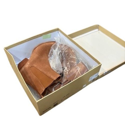 Botín Michael Kors “Kinlee” de gamuza en marrón - Nuevo sin etiquetas Talla 8,5 M - Imagen 8 de 9