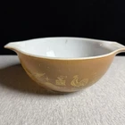 Vintage Pyrex Early American 442 Cinderella Bowl 1.5 Qt Gold on Brown