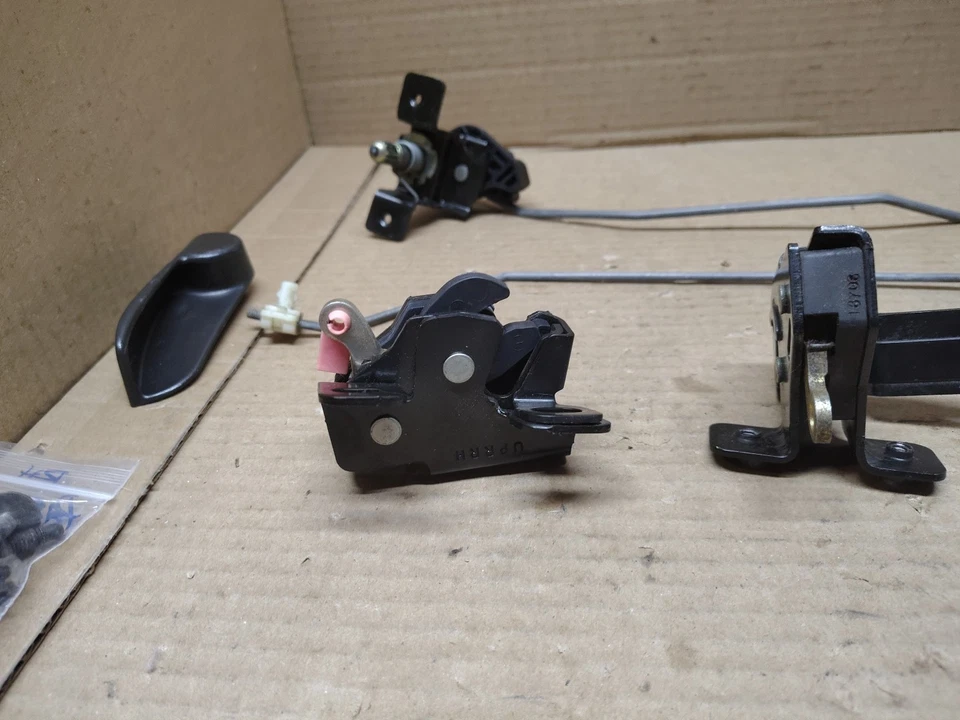 Pestillo de puerta trasera para pasajeros GMC Canyon 2004-12 con varillas/cables media puerta Foto 4 de 4